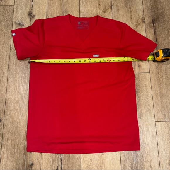Figs Other - FIGS Leon Three-Pocket Scrub Top Red Size Small